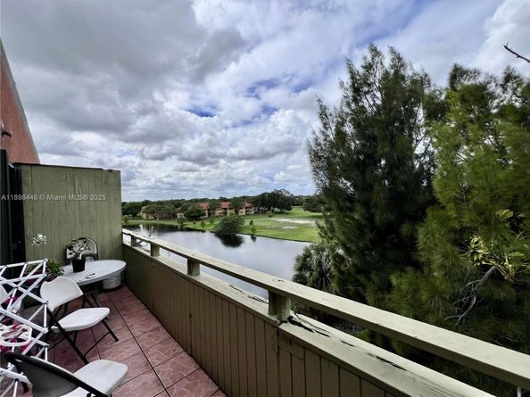 17530 NW 68th Ave C4008, Hialeah FL 33015