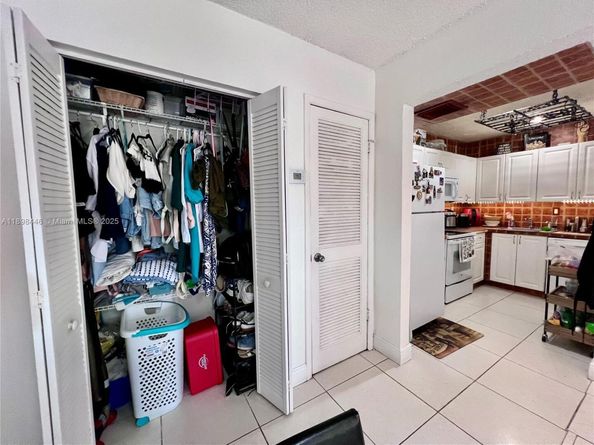17530 NW 68th Ave C4008, Hialeah FL 33015