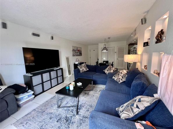 17530 NW 68th Ave C4008, Hialeah FL 33015