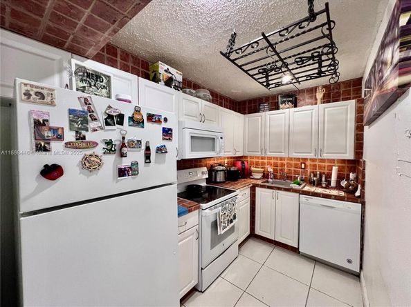 17530 NW 68th Ave C4008, Hialeah FL 33015
