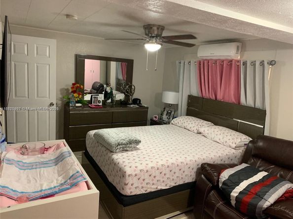 6309 Wiley St, Hollywood FL 33023