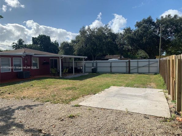 6309 Wiley St, Hollywood FL 33023