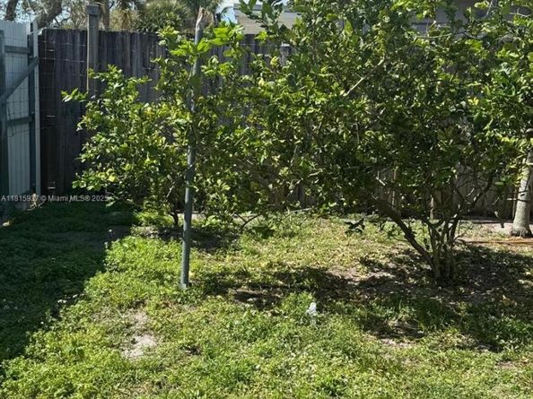 6309 Wiley St, Hollywood FL 33023