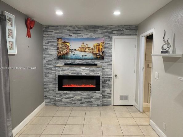 6309 Wiley St, Hollywood FL 33023