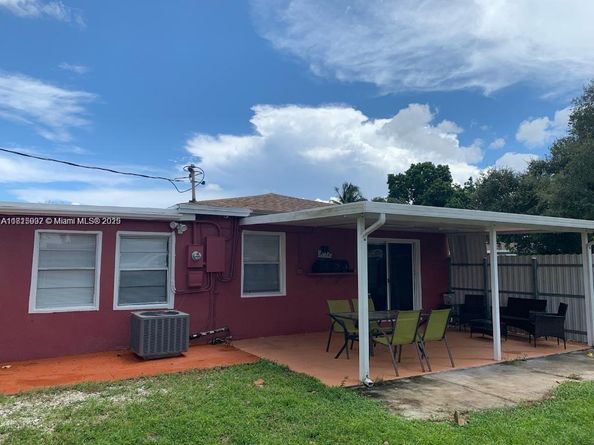 6309 Wiley St, Hollywood FL 33023