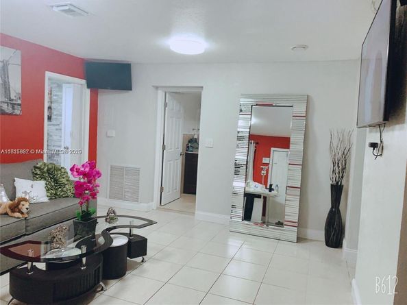 6309 Wiley St, Hollywood FL 33023