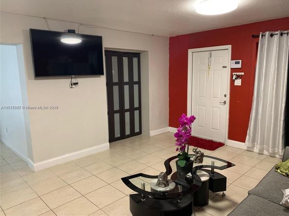 6309 Wiley St, Hollywood FL 33023