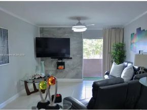 10900 SW 104th St 314, Miami FL 33176