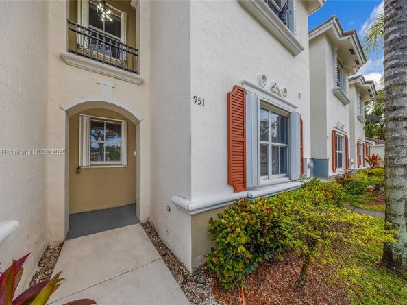 951 NE 42nd Ter, Homestead FL 33033