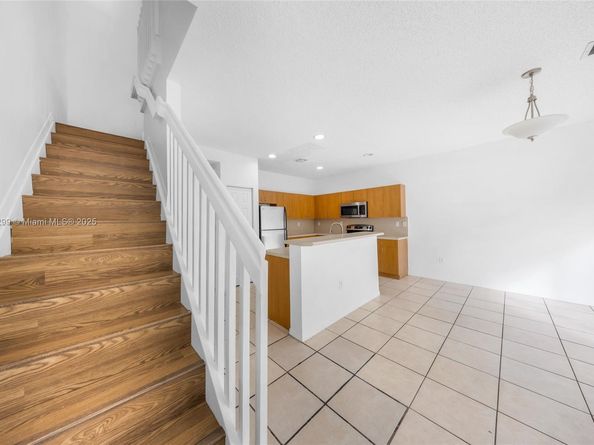 951 NE 42nd Ter, Homestead FL 33033