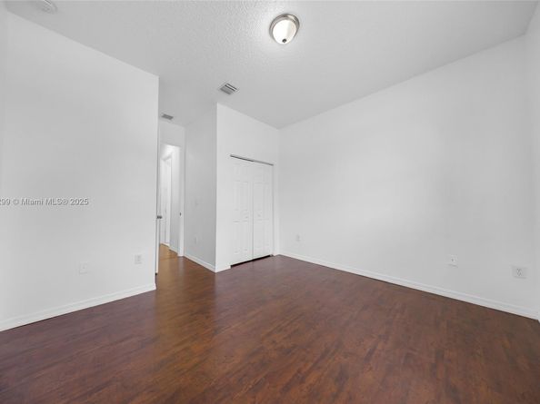 951 NE 42nd Ter, Homestead FL 33033