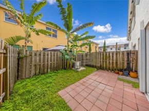951 NE 42nd Ter, Homestead FL 33033