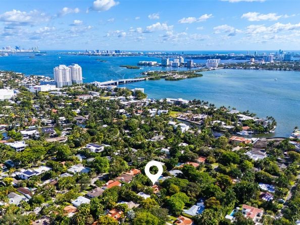 911 NE 72nd Ter, Miami FL 33138