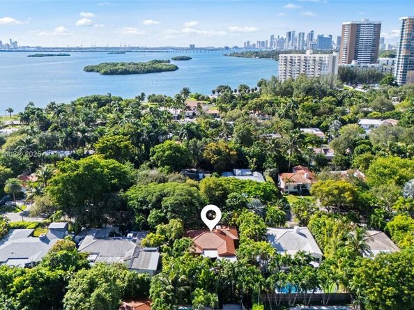 911 NE 72nd Ter, Miami FL 33138