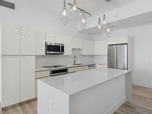 101 Diplomat Pkwy 1409, Hallandale Beach FL 33009