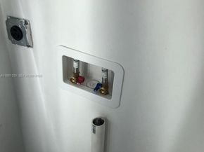 3642 NE 171st St 203, North Miami Beach FL 33160