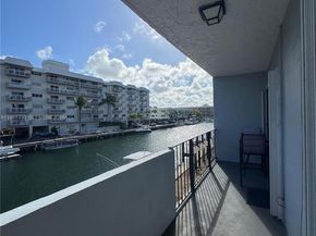 3642 NE 171st St 203, North Miami Beach FL 33160