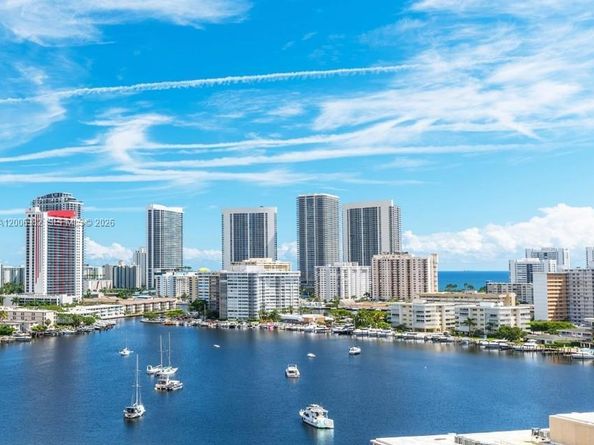 427 Golden Isles Dr 7J, Hallandale Beach FL 33009