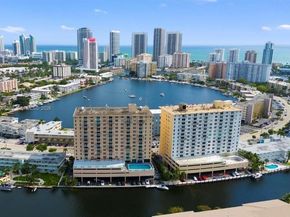 427 Golden Isles Dr 7J, Hallandale Beach FL 33009