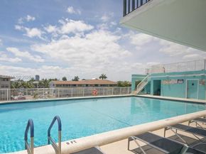 427 Golden Isles Dr 7J, Hallandale Beach FL 33009