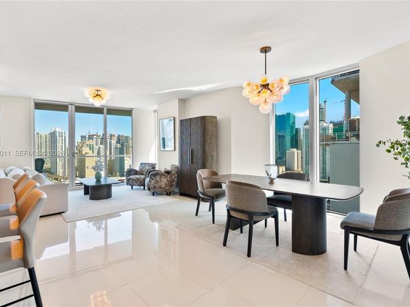 185 SW 7th St 2611, Miami FL 33130