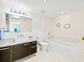 185 SW 7th St 2611, Miami FL 33130