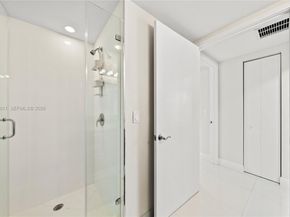 185 SW 7th St 2611, Miami FL 33130