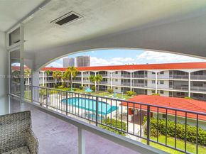 580 Egret Dr 303, Hallandale Beach FL 33009