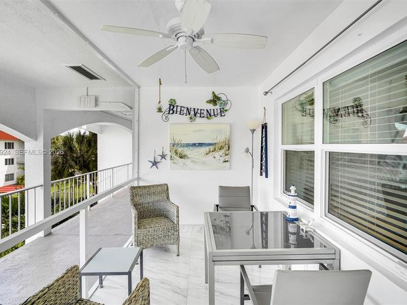580 Egret Dr 303, Hallandale Beach FL 33009