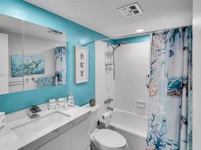 580 Egret Dr 303, Hallandale Beach FL 33009
