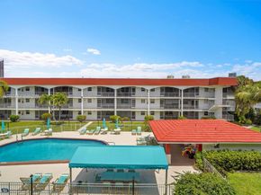 580 Egret Dr 303, Hallandale Beach FL 33009