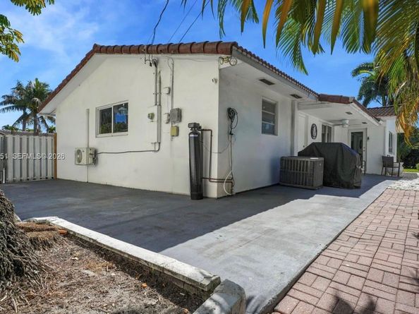 1301 Hollywood Blvd, Hollywood FL 33019