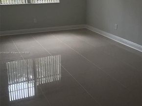 488 NW 165th St Rd B112, Miami FL 33169