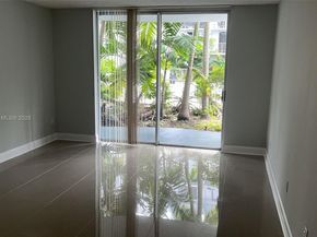 488 NW 165th St Rd B112, Miami FL 33169