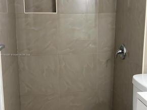 488 NW 165th St Rd B112, Miami FL 33169