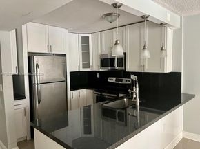 488 NW 165th St Rd B112, Miami FL 33169