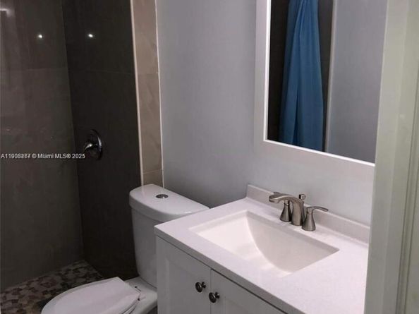 488 NW 165th St Rd B112, Miami FL 33169