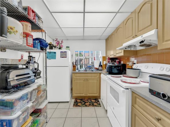 9441 SW 4th St 203, Miami FL 33174