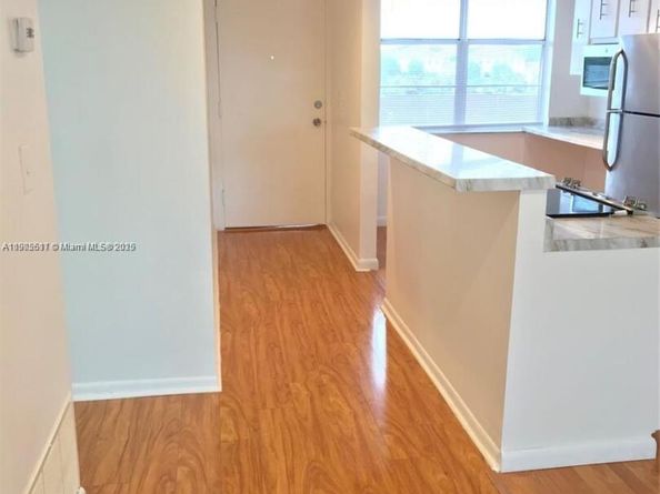 250 Jacaranda Dr 402, Plantation FL 33324