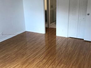 250 Jacaranda Dr 402, Plantation FL 33324