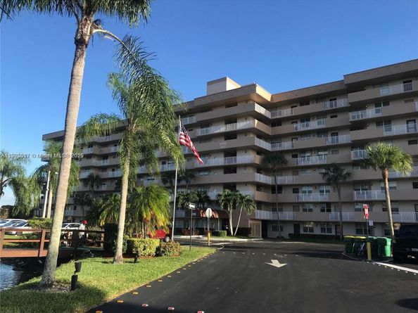 250 Jacaranda Dr 402, Plantation FL 33324