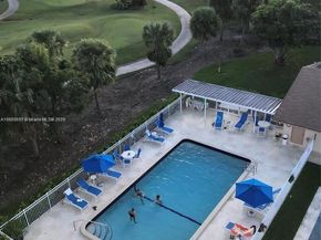 250 Jacaranda Dr 402, Plantation FL 33324