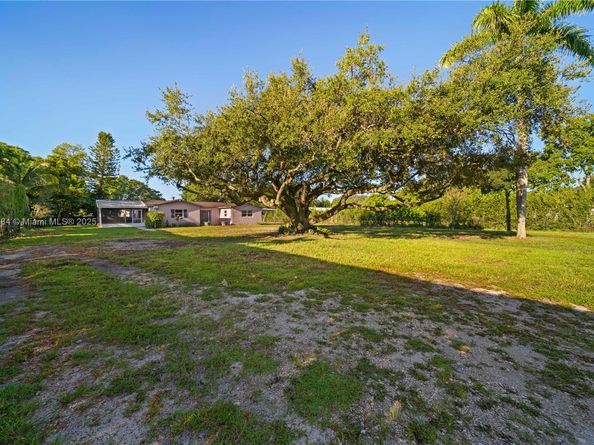 Undisclosed Address #A11860384, Davie FL 33325