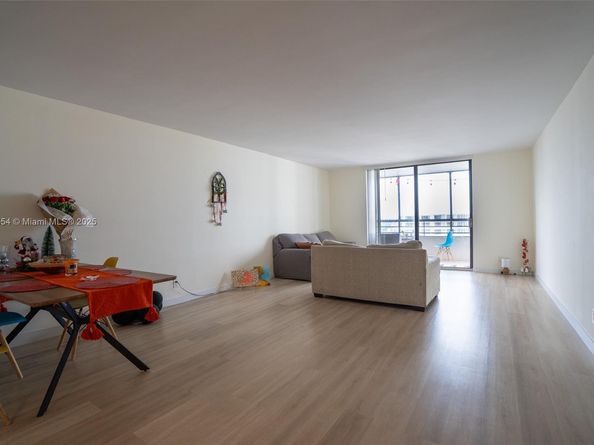 2500 Parkview 2020, Hallandale Beach FL 33009