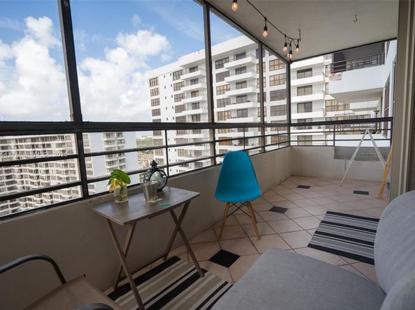 2500 Parkview 2020, Hallandale Beach FL 33009