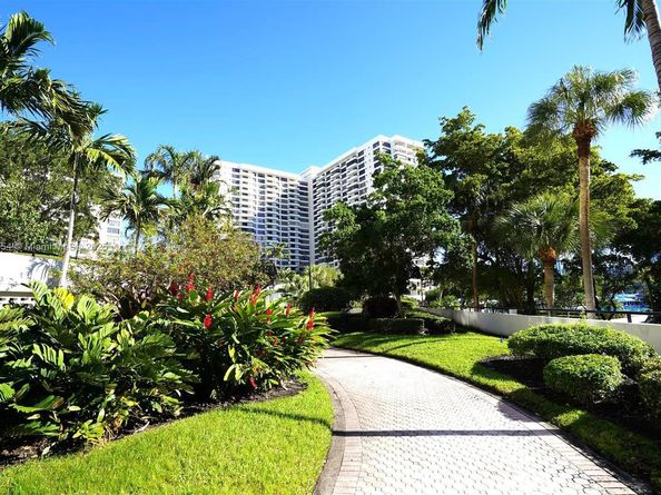 2500 Parkview 2020, Hallandale Beach FL 33009