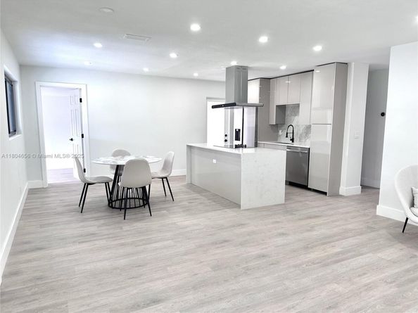2421 N 56th Ter, Hollywood FL 33021