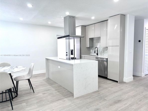 2421 N 56th Ter, Hollywood FL 33021