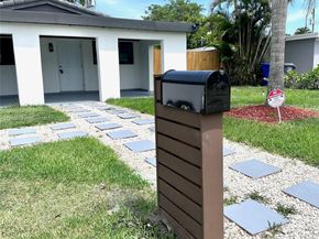 2421 N 56th Ter, Hollywood FL 33021