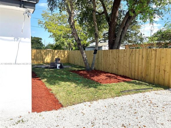 2421 N 56th Ter, Hollywood FL 33021